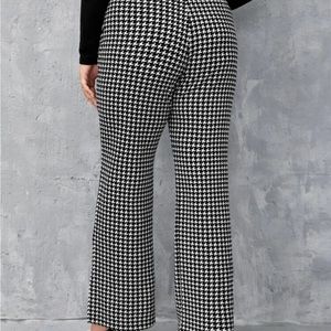 Plus Houndstooth Print Split Hem Flare Leg Pants